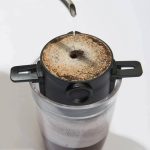 دریپر V60 بدون فیلتر کاغذی، پایه‌دار و توری استیل - تصویر 4